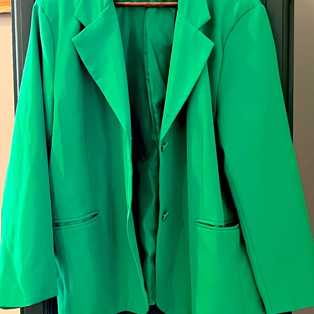 EDIKTED GREEN BLAZER - Picture 2 of 7